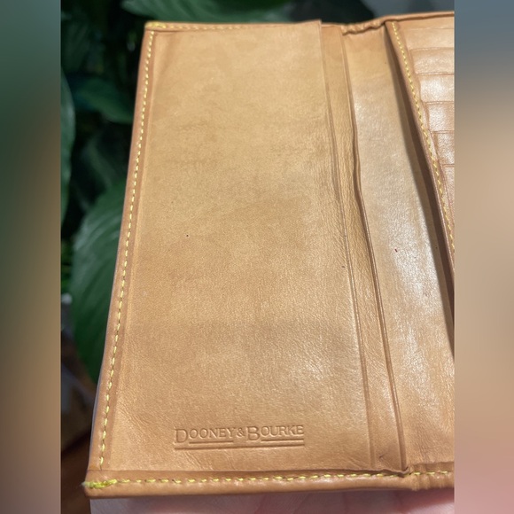 Dooney & Bourke Vintage Clasp Canvas Leather Trim Pink Wallet - Picture 11 of 13